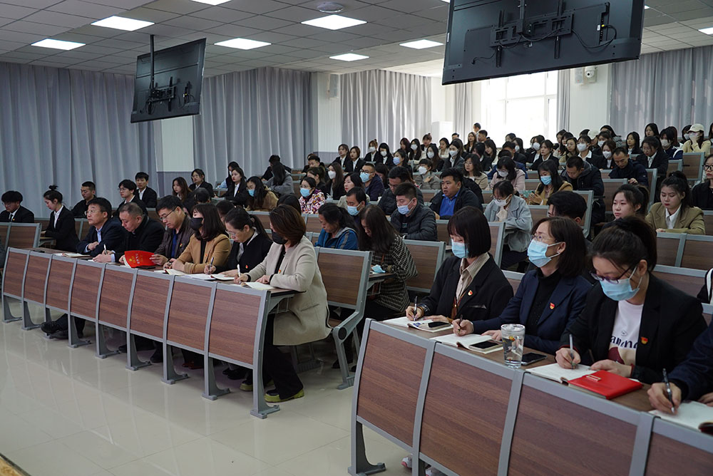 4認(rèn)真聆聽黨課.JPG 4認(rèn)真聆聽黨課.JPG