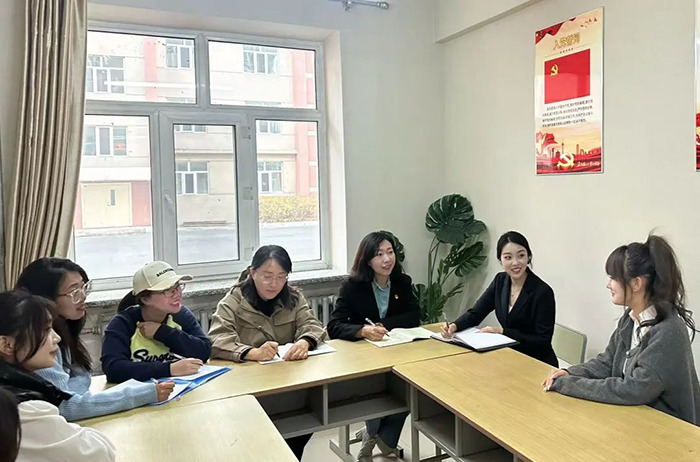 1.生物制藥分院開展“你的困難我來解決”主題黨日活動.png