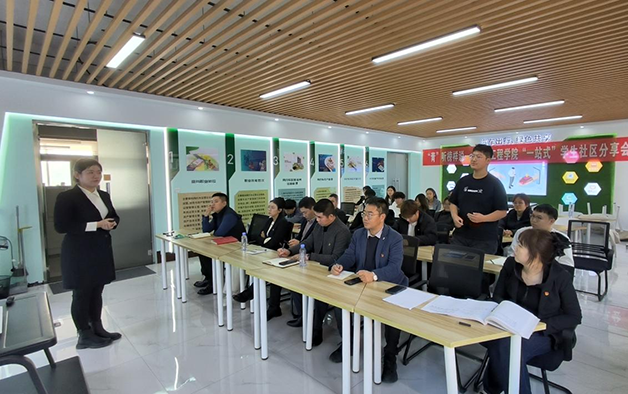 10.汽車工程分院開展“一站式”學生社區(qū)｜“青”聽榜樣說分享會.png