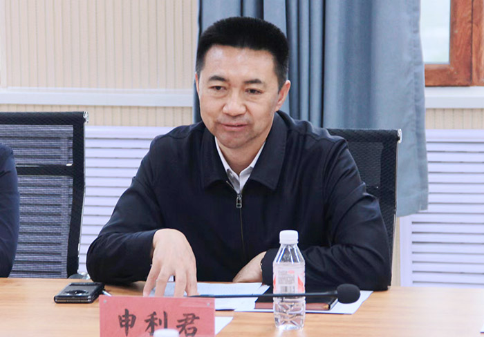 龍江縣委常委、組織部部長申利君發(fā)言.jpg