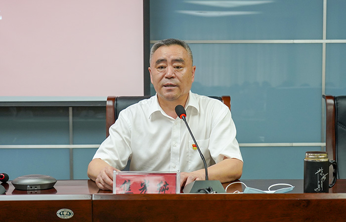 3焦光純?cè)洪L(zhǎng)主持會(huì)議.jpg 3焦光純?cè)洪L(zhǎng)主持會(huì)議.jpg