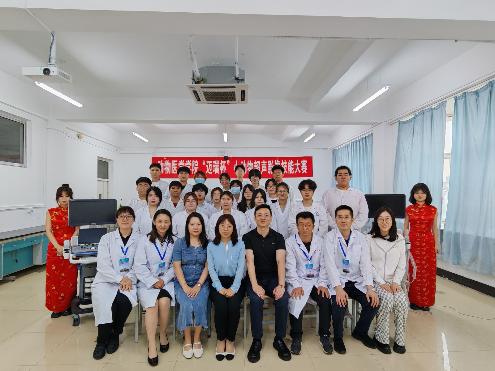 技能大賽合影.jpg 技能大賽合影.jpg