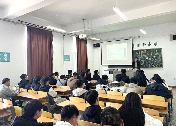 吳文超主題班會1.jpg