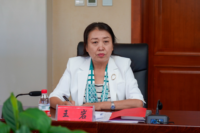7副院長王巖主持活動(dòng).jpg 7副院長王巖主持活動(dòng).jpg
