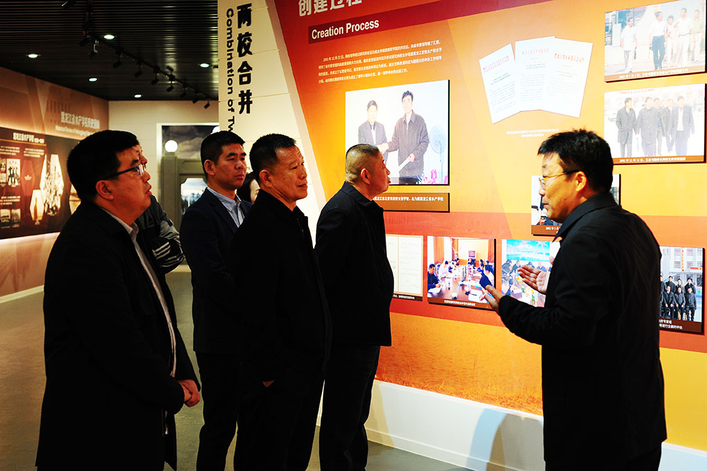 6參觀我院校史館.JPG 6參觀我院校史館.JPG