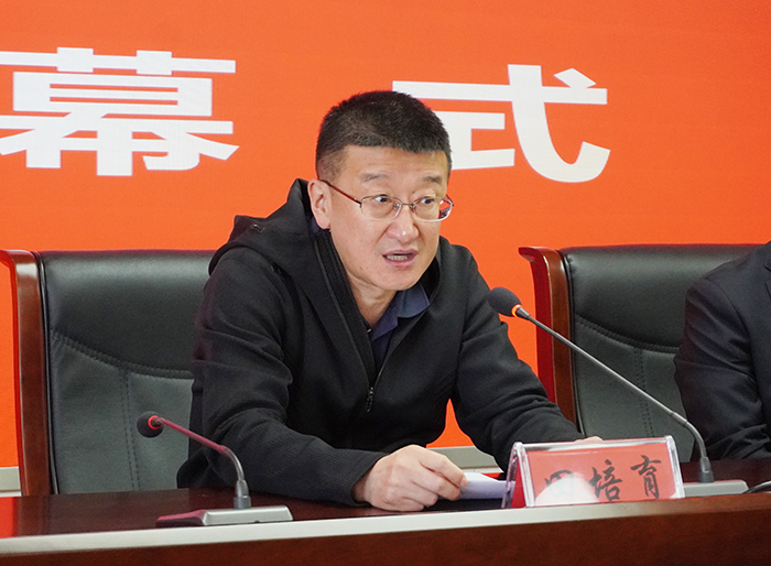 校領(lǐng)導(dǎo)講話.JPG 校領(lǐng)導(dǎo)講話.JPG
